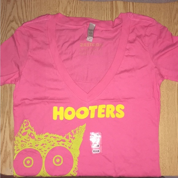 New Women’s Hooters V-Neck Tee FLA Medium Large XL - Picture 6 of 7